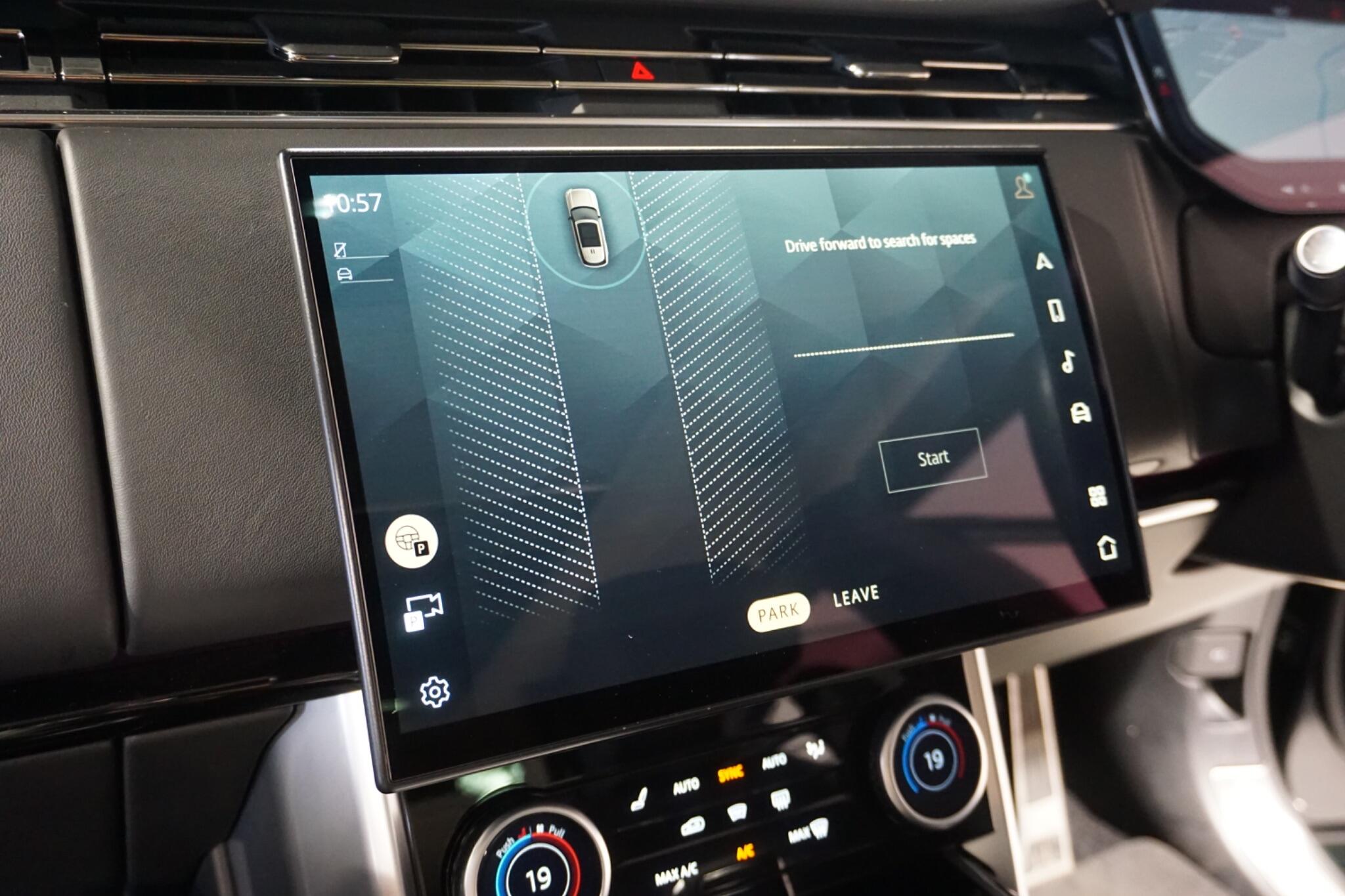 Land Rover Range Rover 3.0 P400 MHEV HSE SUV 5dr Petrol Auto 4WD Euro 6 (s/s) (400 ps)